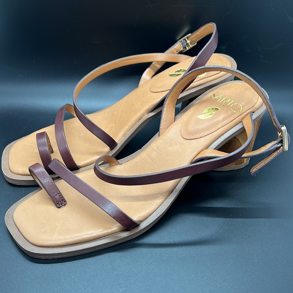 Franco Sarto Rache slingback sandals by Sarto. Size 9. ￼